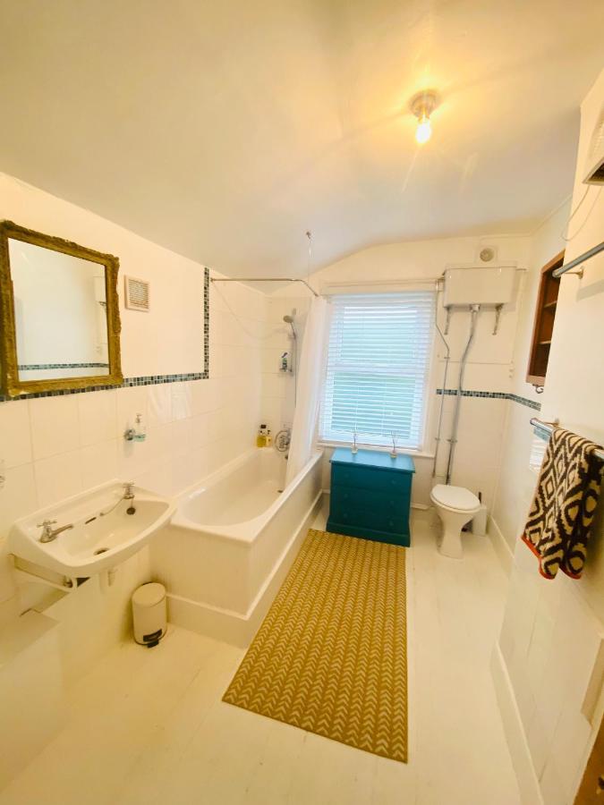 הייסטינגס Lovely Seaside Town House מראה חיצוני תמונה